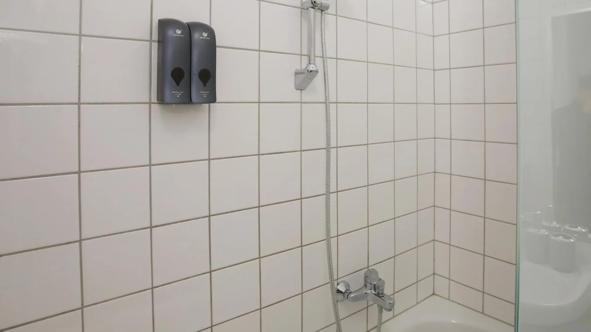 Apartament Downtown Bliss Modern Retreat With Free Parking And Fast Internet 600 Mbits Wiedeń 0*,  Austria